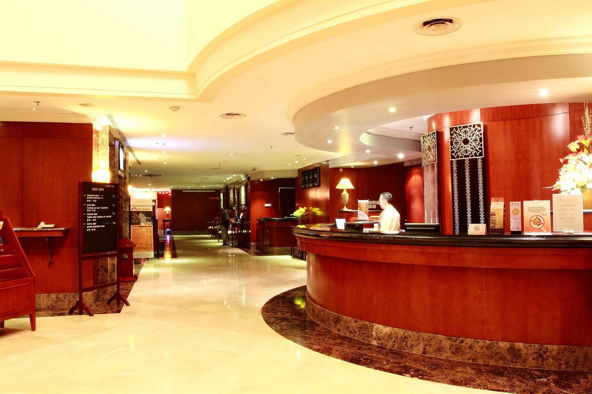 Grand Arkenso Park View Semarang Exterior foto